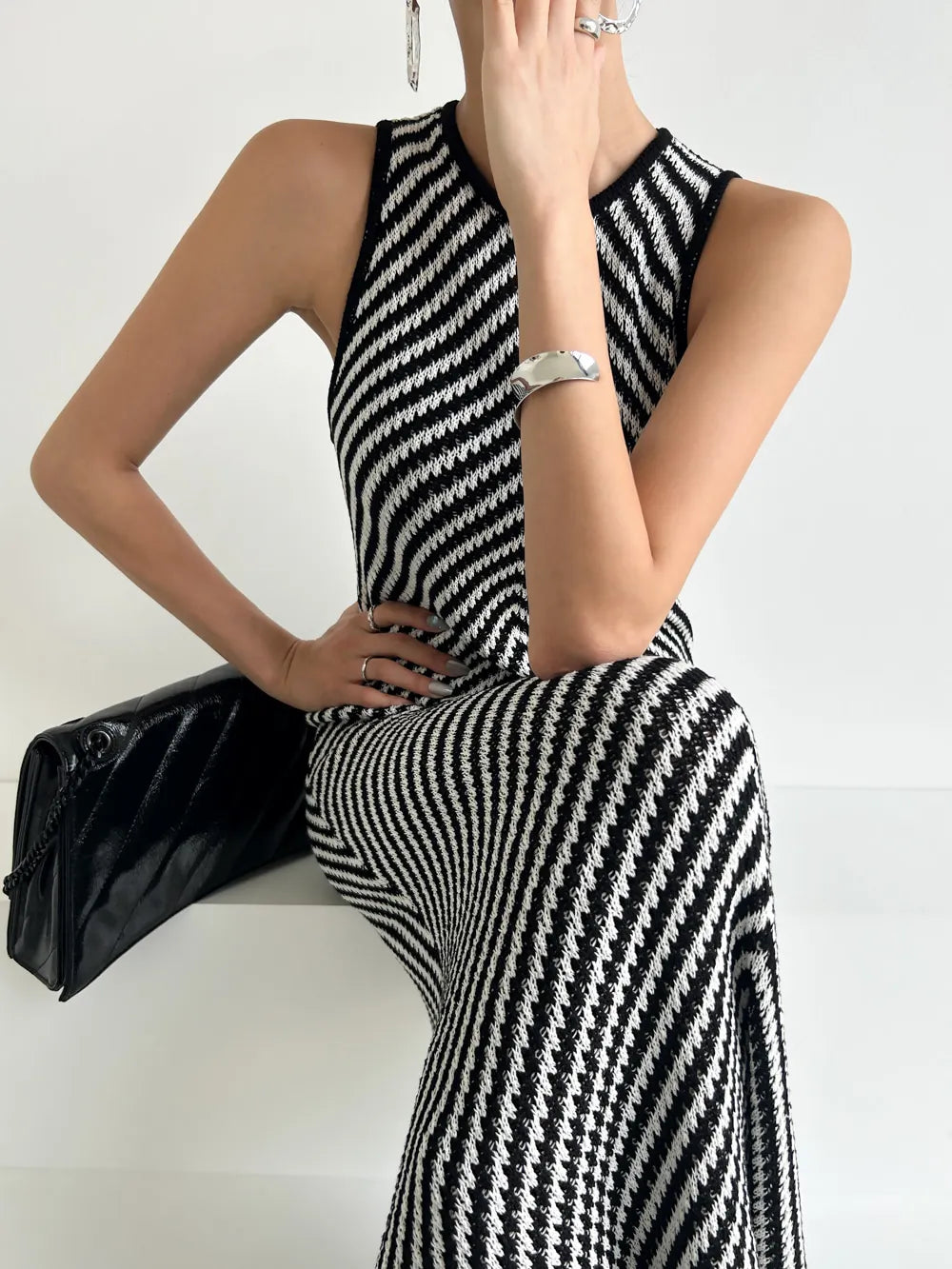 High End European Fashion Women Knit Sweater Summer Fashion Round Neck Sleeveless Elastic Wrap Hip Sexy Lady Dress