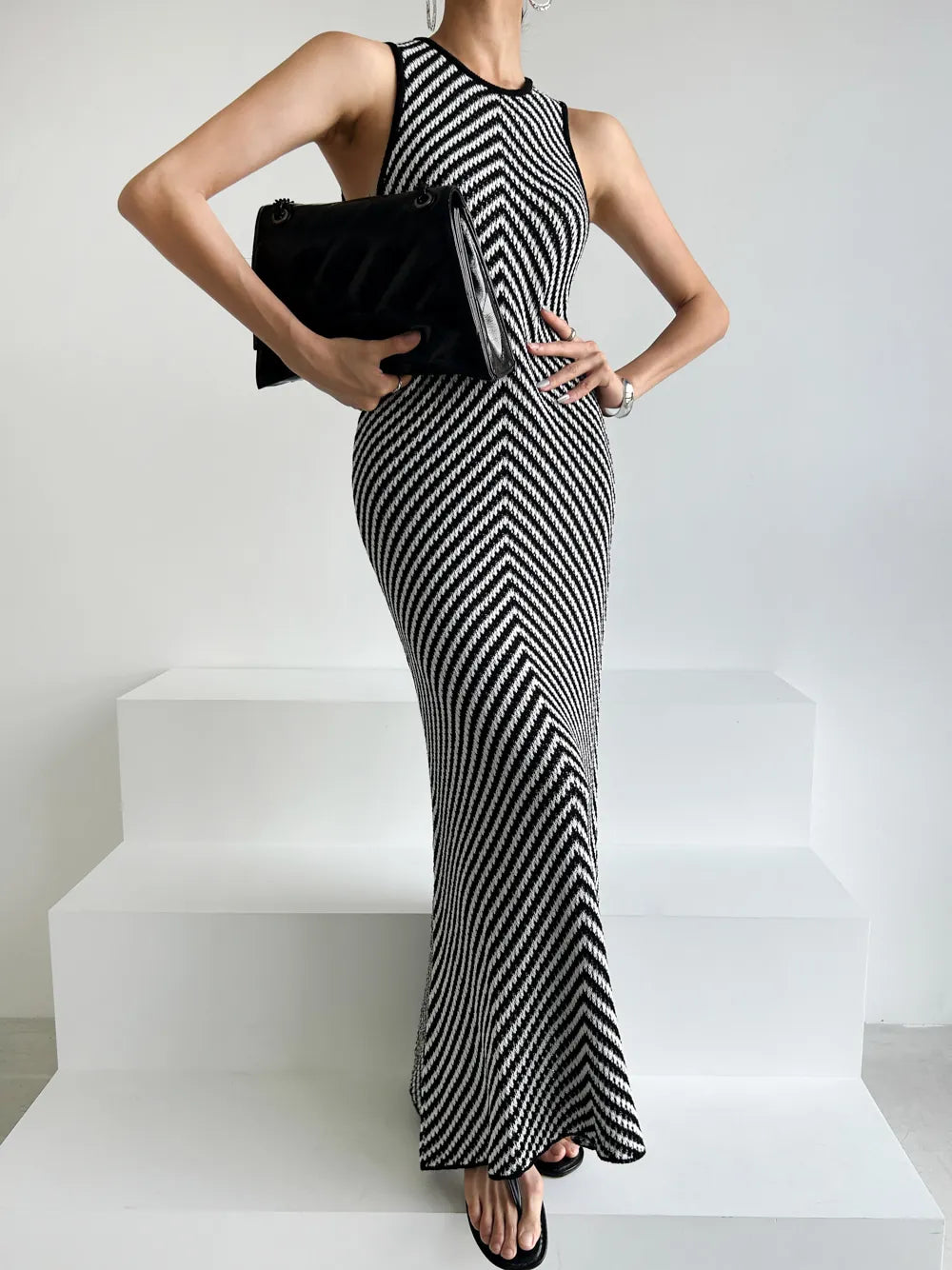 High End European Fashion Women Knit Sweater Summer Fashion Round Neck Sleeveless Elastic Wrap Hip Sexy Lady Dress
