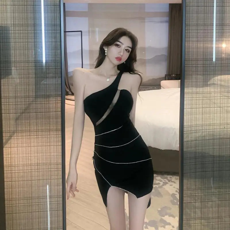 2025 Elegant Rhinestone Slim Fit Asymmetrical Dress Women Summer Party Club Little Black Dress Sleeveless One Shoulder Fashion