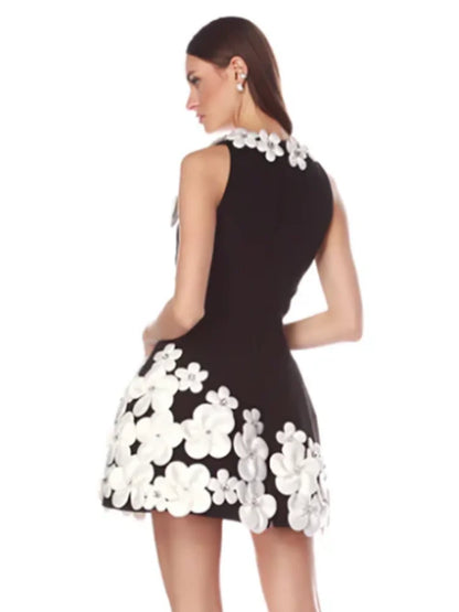 1 Black Flower Mini