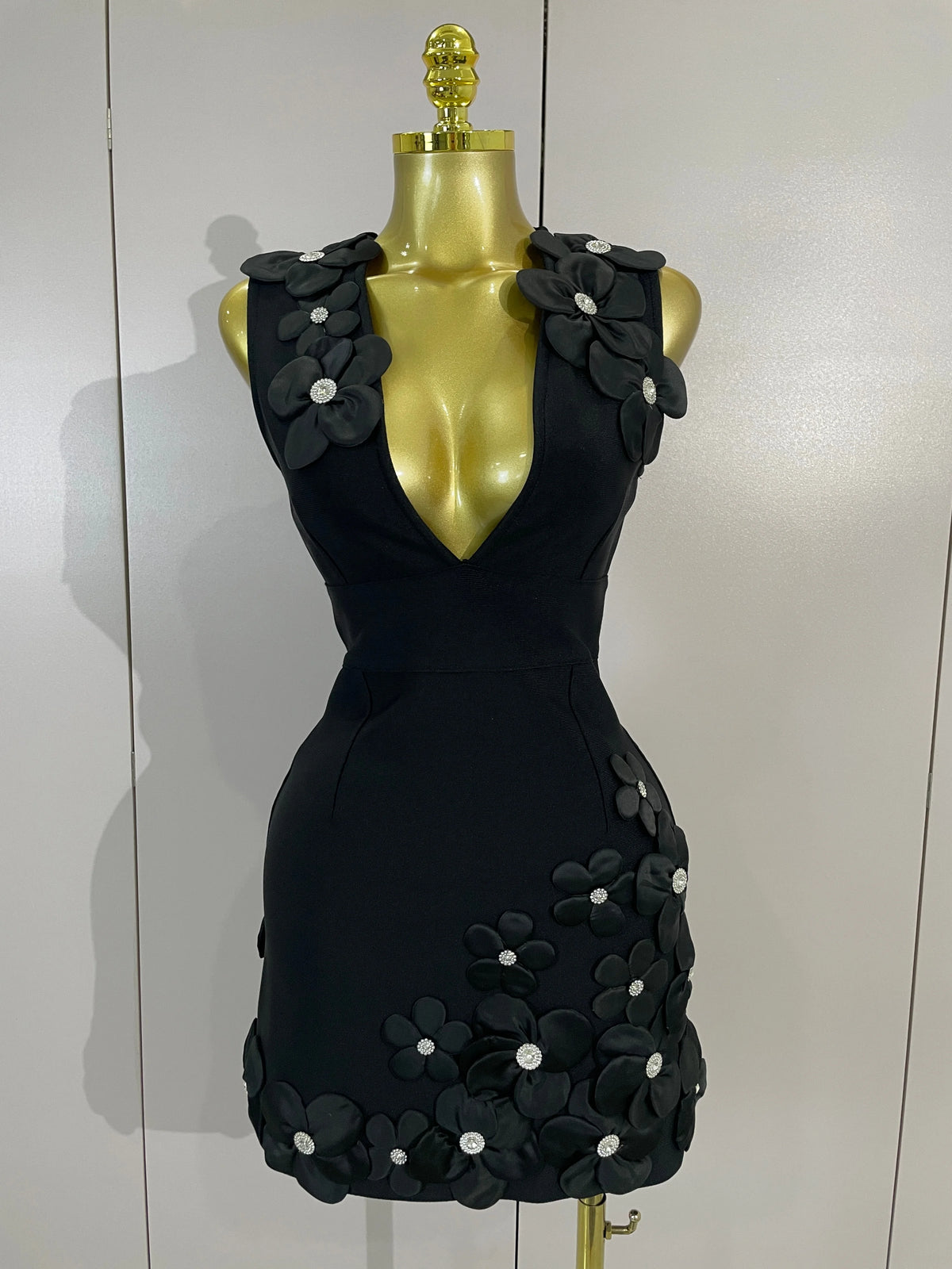 Women Crystal 3D Flowers Sexy Sleeveless V-neck Bandage Dresses Elegant Celebrate Evening Party Gown Birthday Club Party Dresses