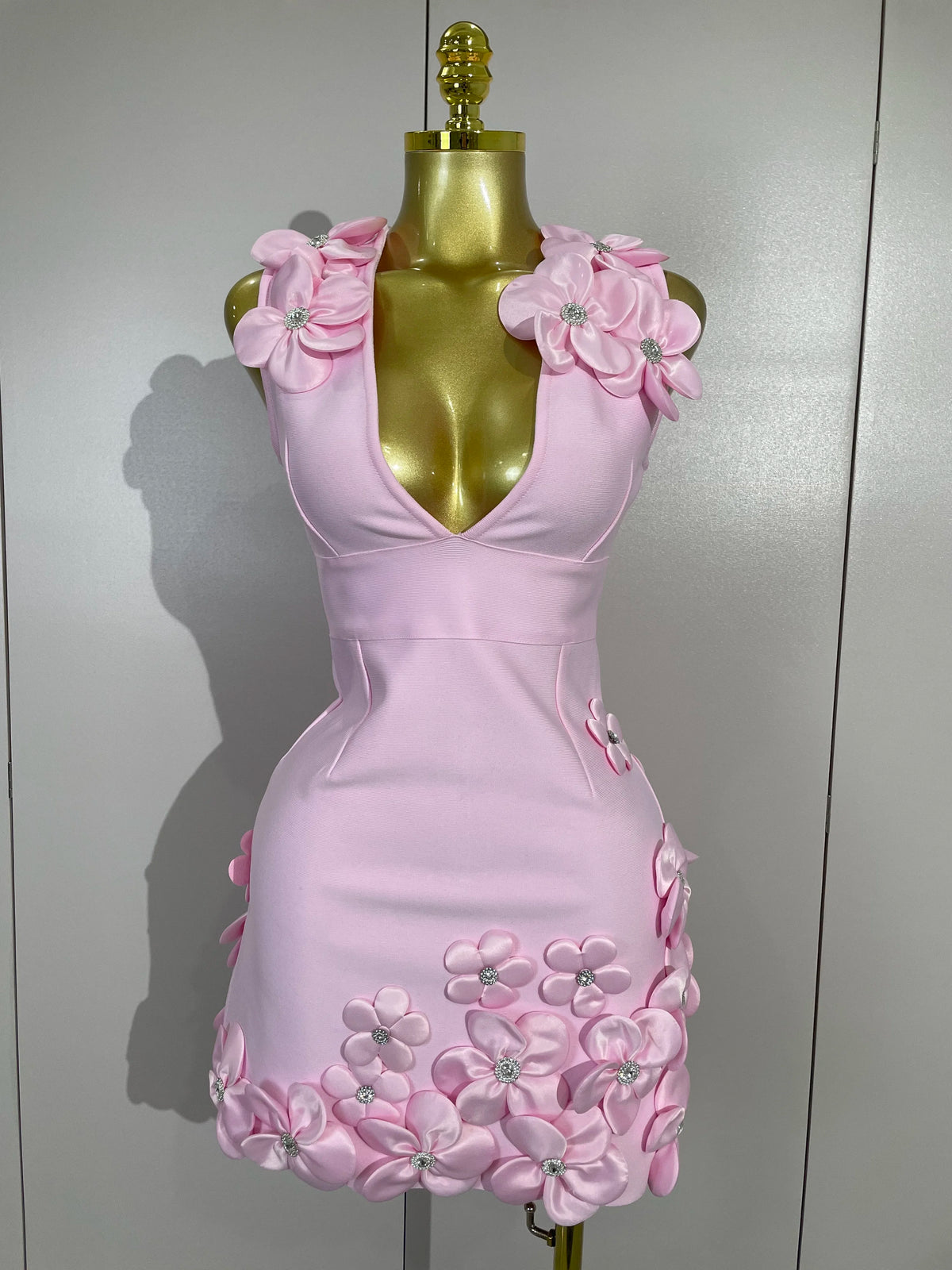 Women Crystal 3D Flowers Sexy Sleeveless V-neck Bandage Dresses Elegant Celebrate Evening Party Gown Birthday Club Party Dresses