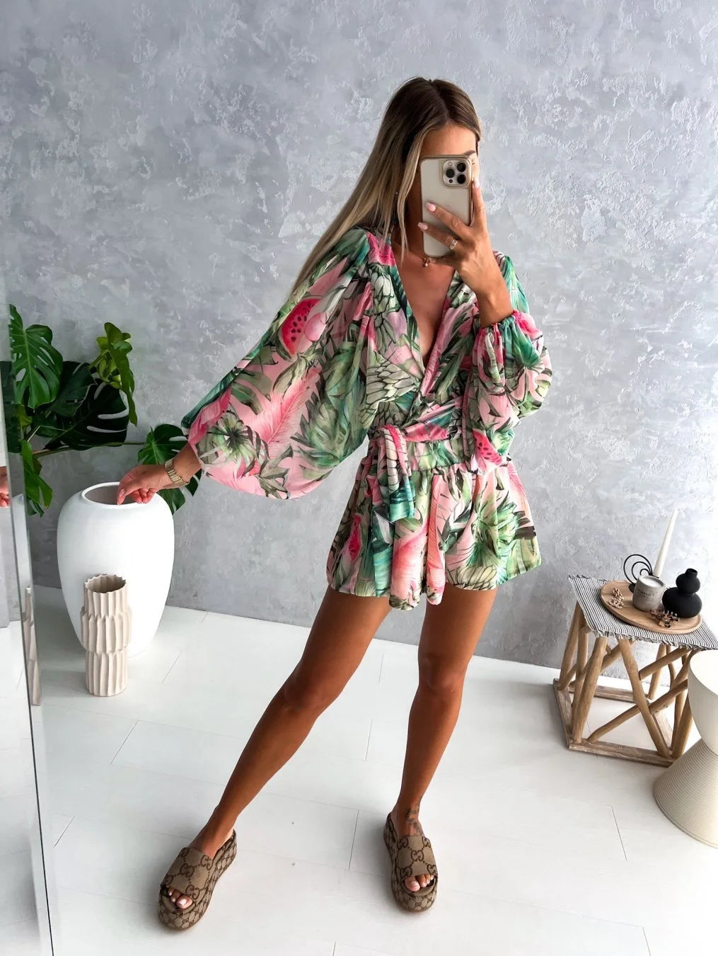 Boho Chic V-Neck Lantern Sleeve Romper - Shellss