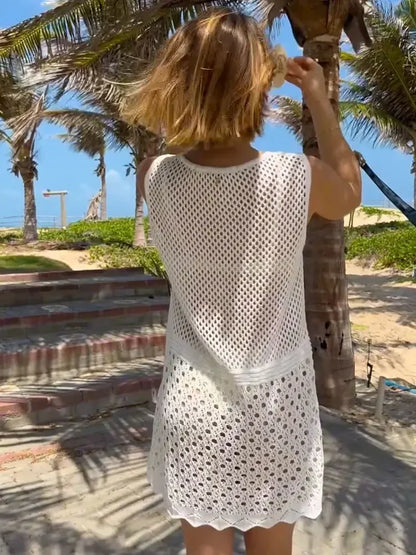 25' Solid Knitted Cut Out V-neck