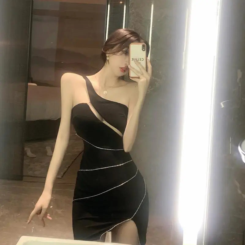 2025 Elegant Rhinestone Slim Fit Asymmetrical Dress Women Summer Party Club Little Black Dress Sleeveless One Shoulder Fashion