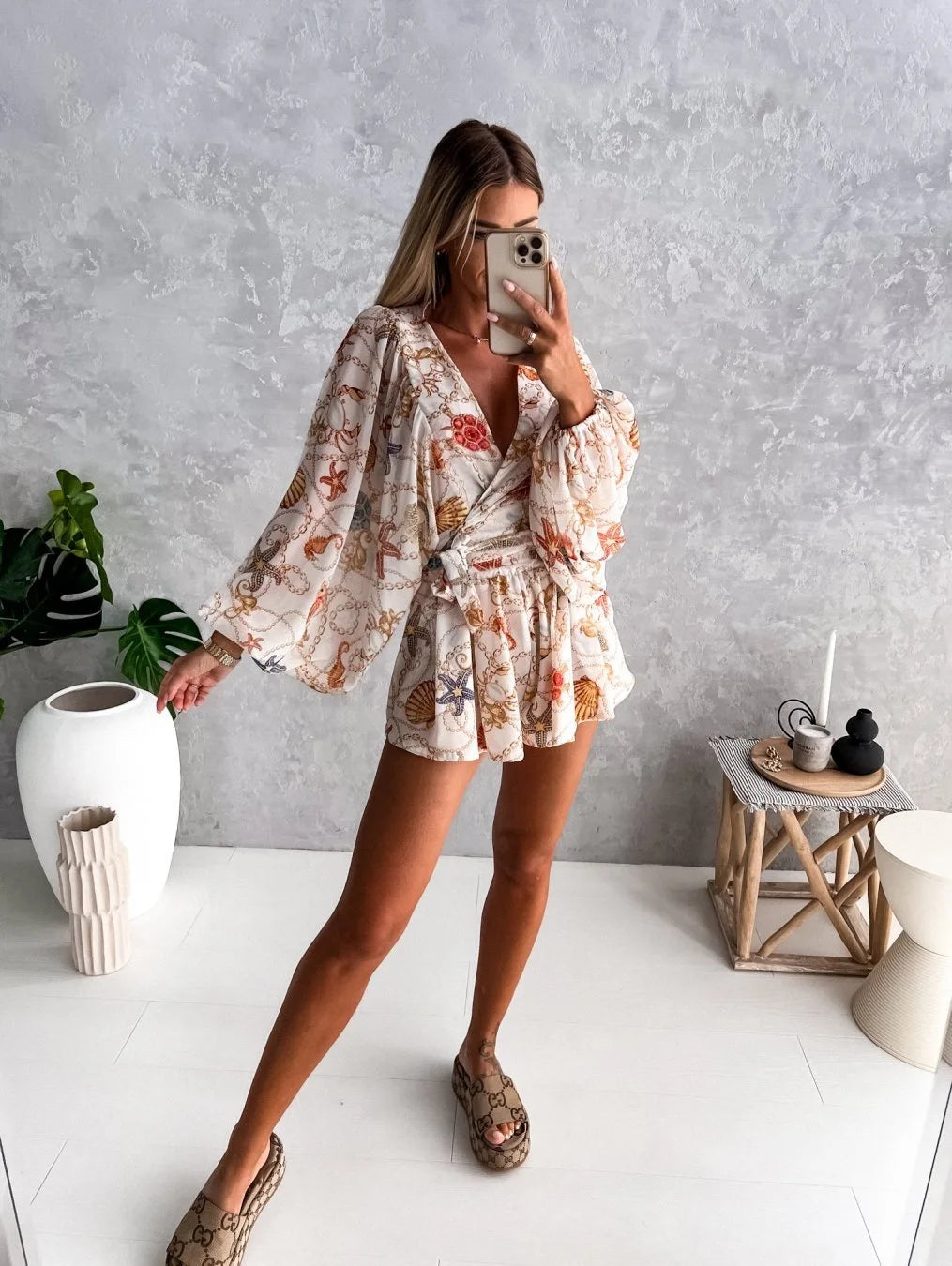 Boho Chic V-Neck Lantern Sleeve Romper - Shellss