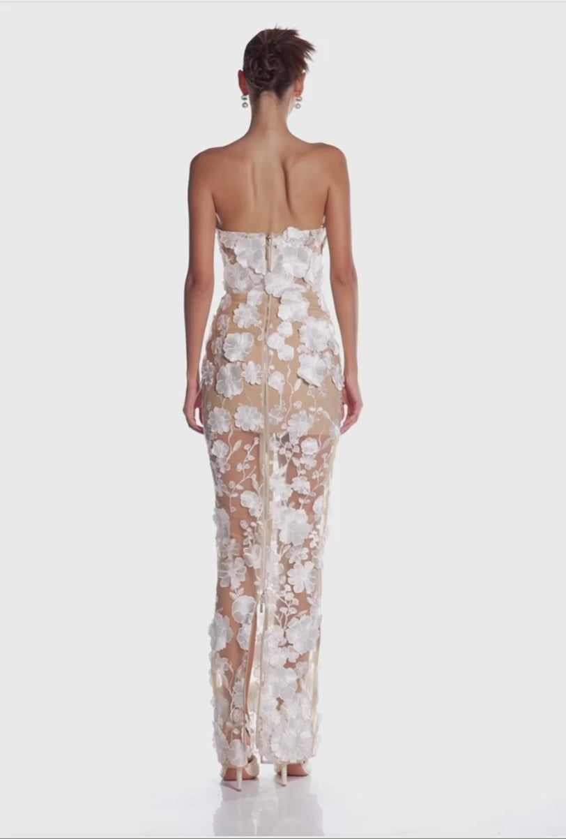 Bronx and Banco flower Lace